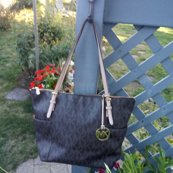 Michael Kors Jet Set Tote Shoulder Bag Brown MK Signature Logo Side Pockets - Picture 1 of 9